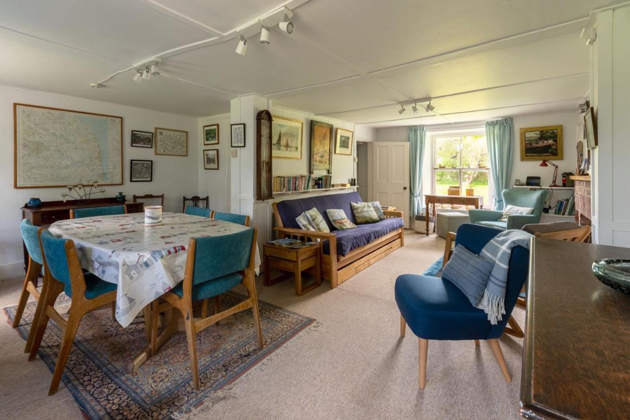 Adorable Two Bed Norfolk Broads Holiday Home - River Views With Moorings & Fishing Stalham Εξωτερικό φωτογραφία