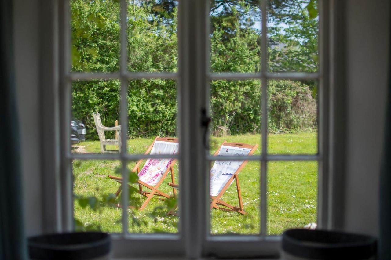 Adorable Two Bed Norfolk Broads Holiday Home - River Views With Moorings & Fishing Stalham Εξωτερικό φωτογραφία