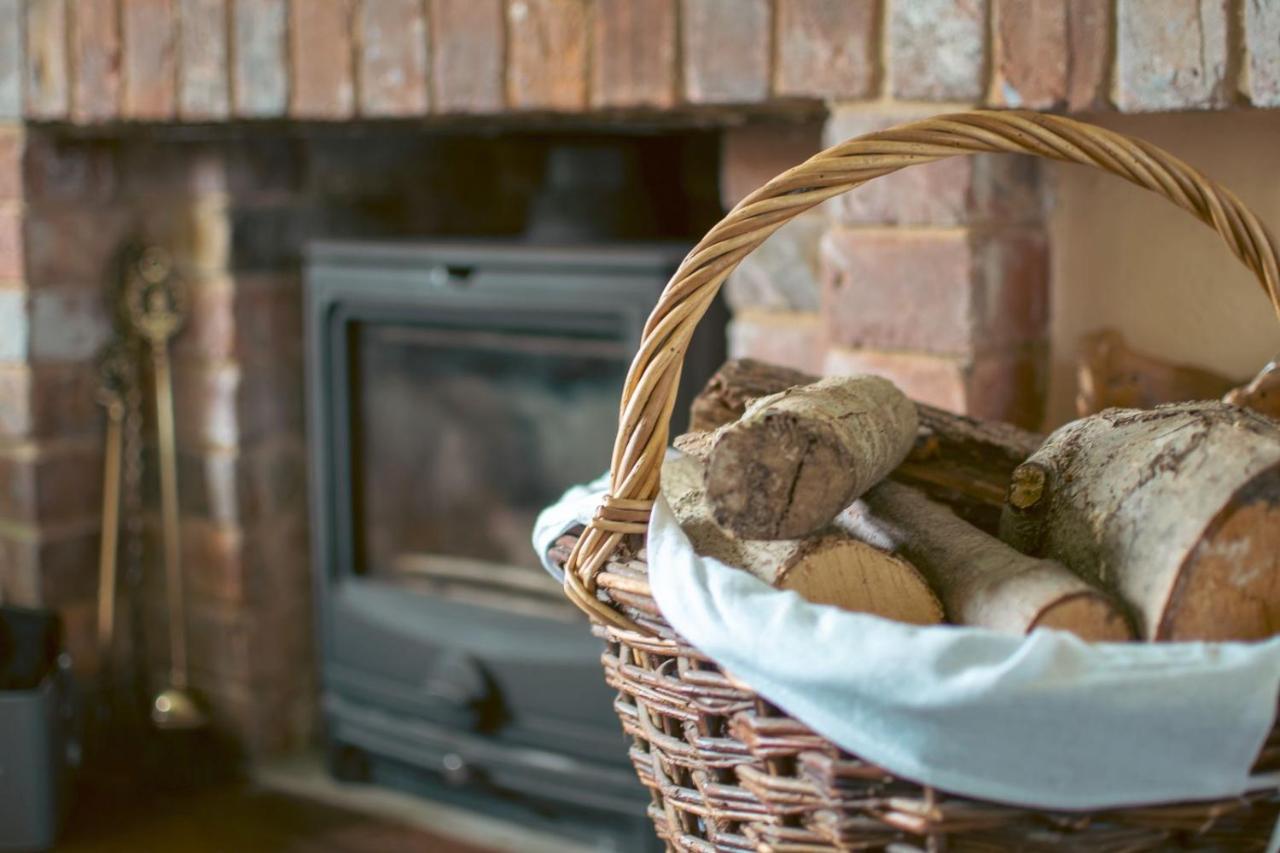 Adorable Two Bed Norfolk Broads Holiday Home - River Views With Moorings & Fishing Stalham Εξωτερικό φωτογραφία