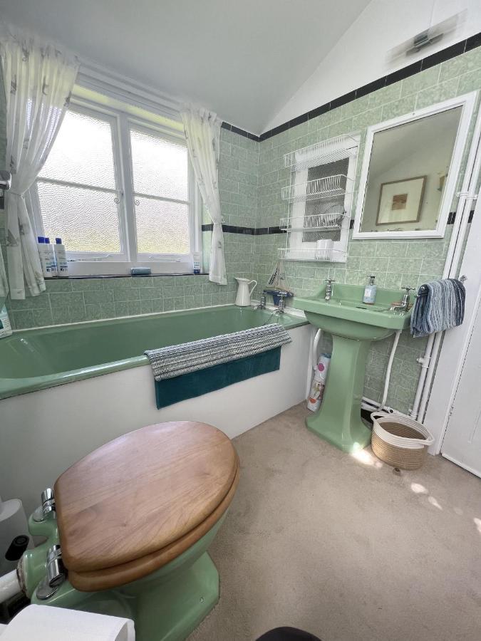 Adorable Two Bed Norfolk Broads Holiday Home - River Views With Moorings & Fishing Stalham Εξωτερικό φωτογραφία