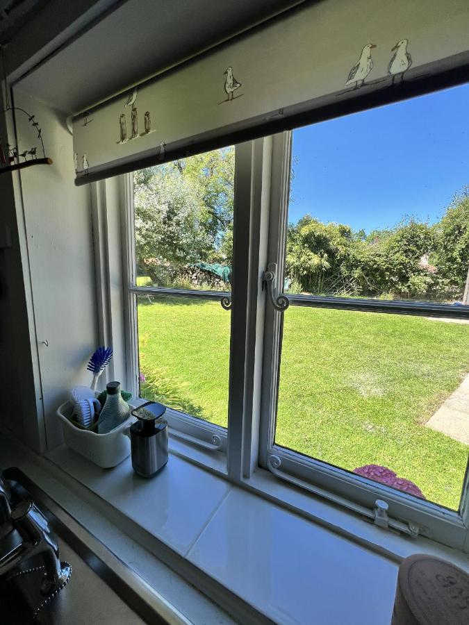 Adorable Two Bed Norfolk Broads Holiday Home - River Views With Moorings & Fishing Stalham Εξωτερικό φωτογραφία